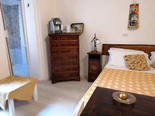 Couette-café Il Cortiletto Di Via Minniti Syracuse
