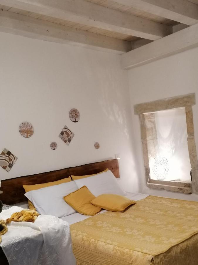 Il Cortiletto Di Via Minniti Couette-café
