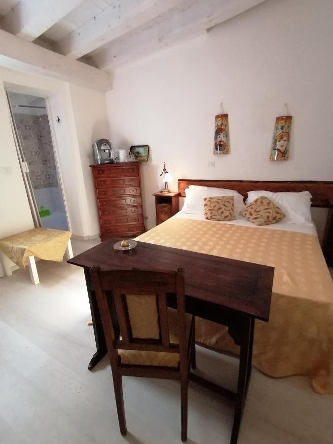 Il Cortiletto Di Via Minniti Bed and breakfast Syracuse